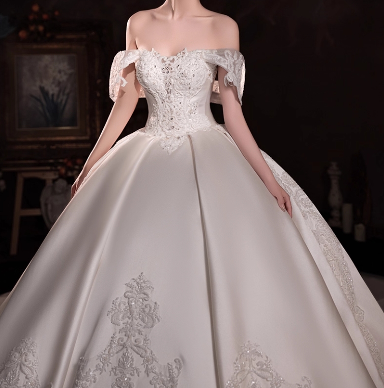 "The Seraphina" | Off Shoulder Sweetheart Neckline A-Line Satin Wedding Ball Gown - 图片 5