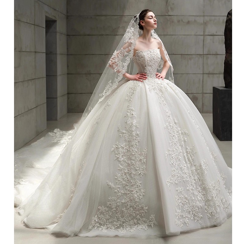The Royal Portrait Ball Gown | Ivory Embroidered & Beaded Lace Court Wedding Dress | Marisa - 图片 2
