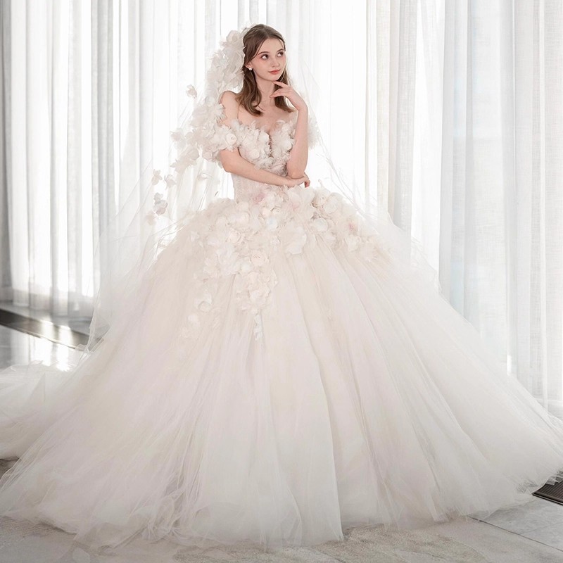 A-Line Wedding Gown: Off-Shoulder Deep V-Neck & 3D Floral Appliqués | Marisa - 图片 6